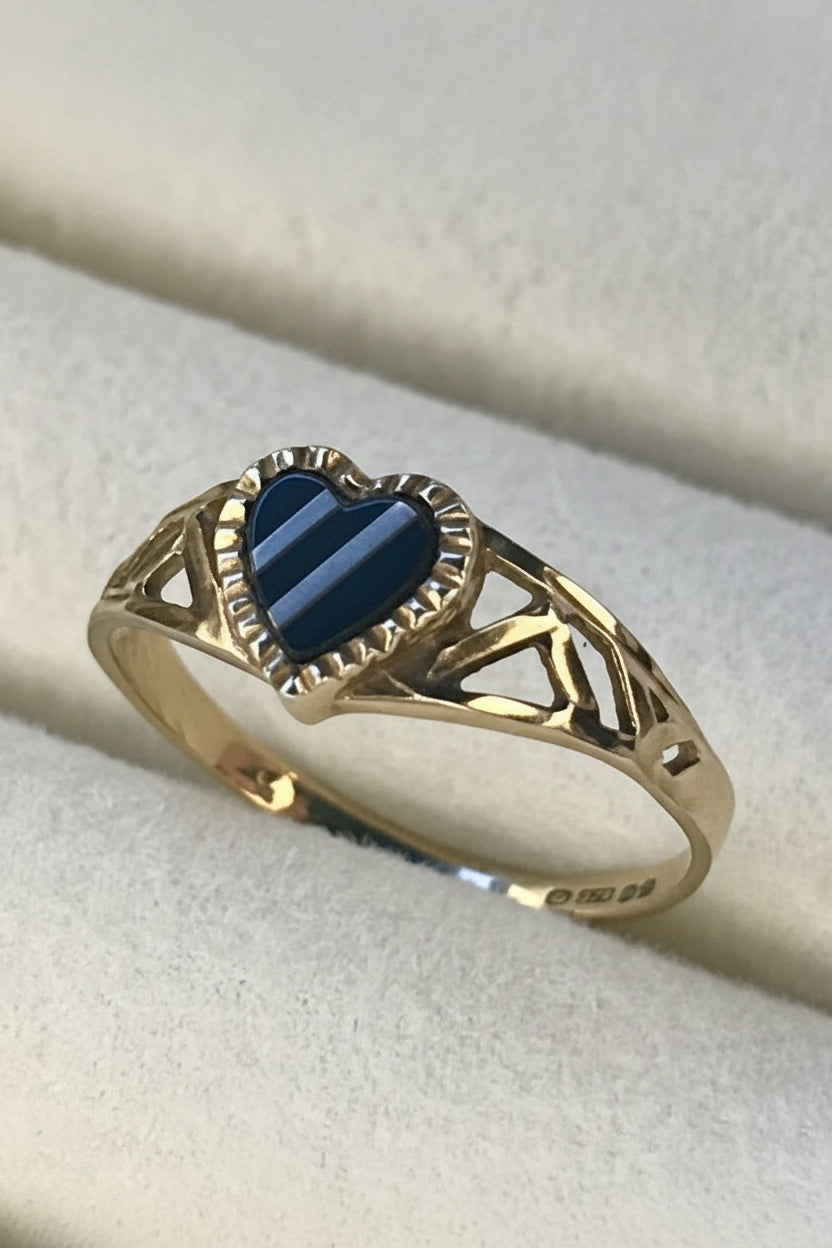 Vintage 9ct Gold Heart Onyx Signet Ring
