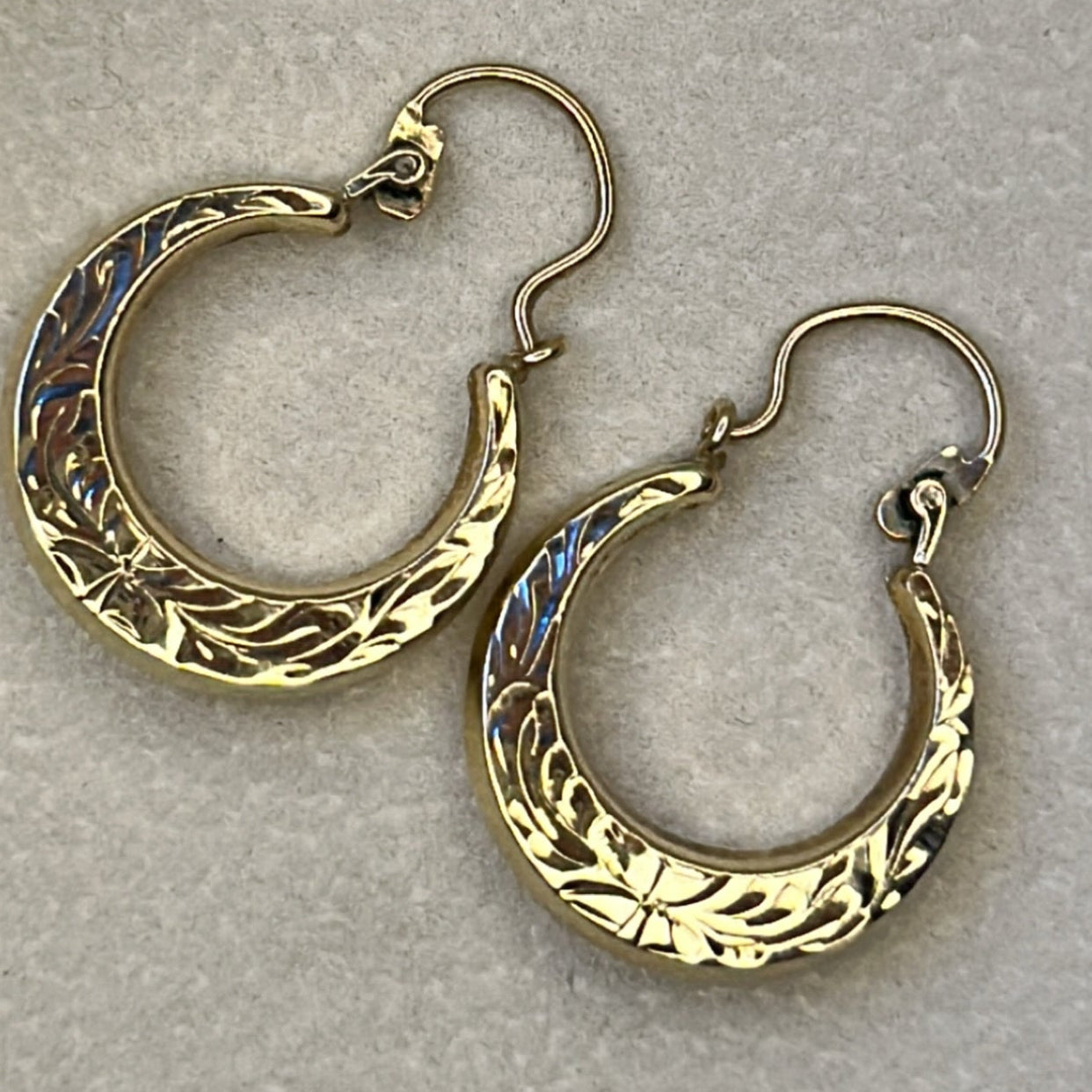 1975 Vintage Engraved 9ct Gold Creole Hoop Earrings