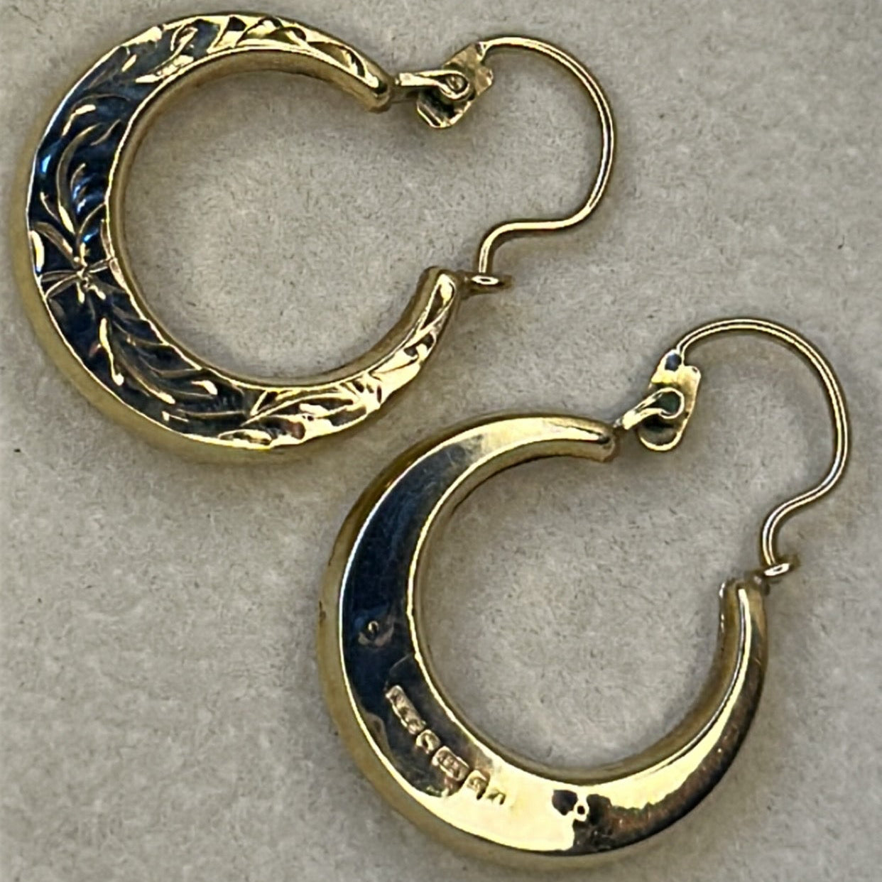 1975 Vintage Engraved 9ct Gold Creole Hoop Earrings