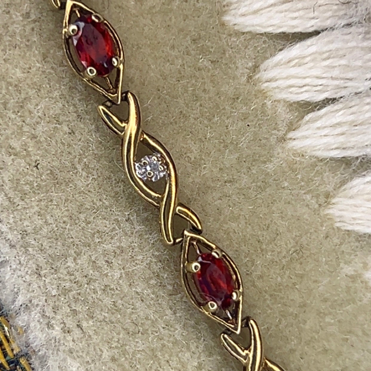 1970s 9ct Gold & Garnet Vintage Tennis Bracelet