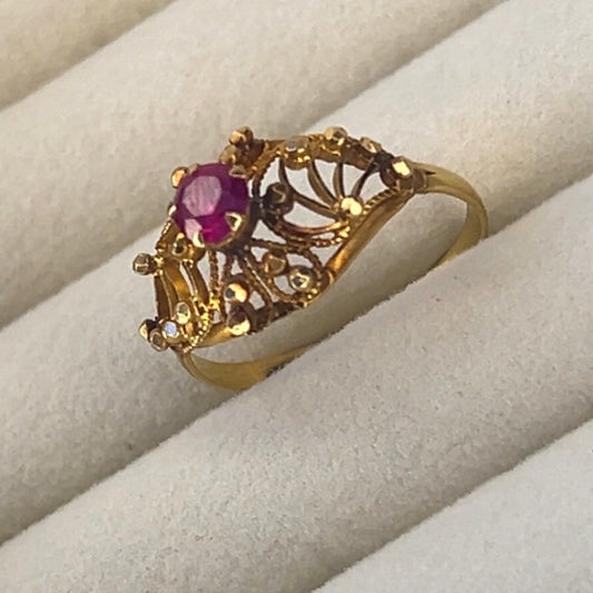 18ct Gold Ruby Filigree Ring